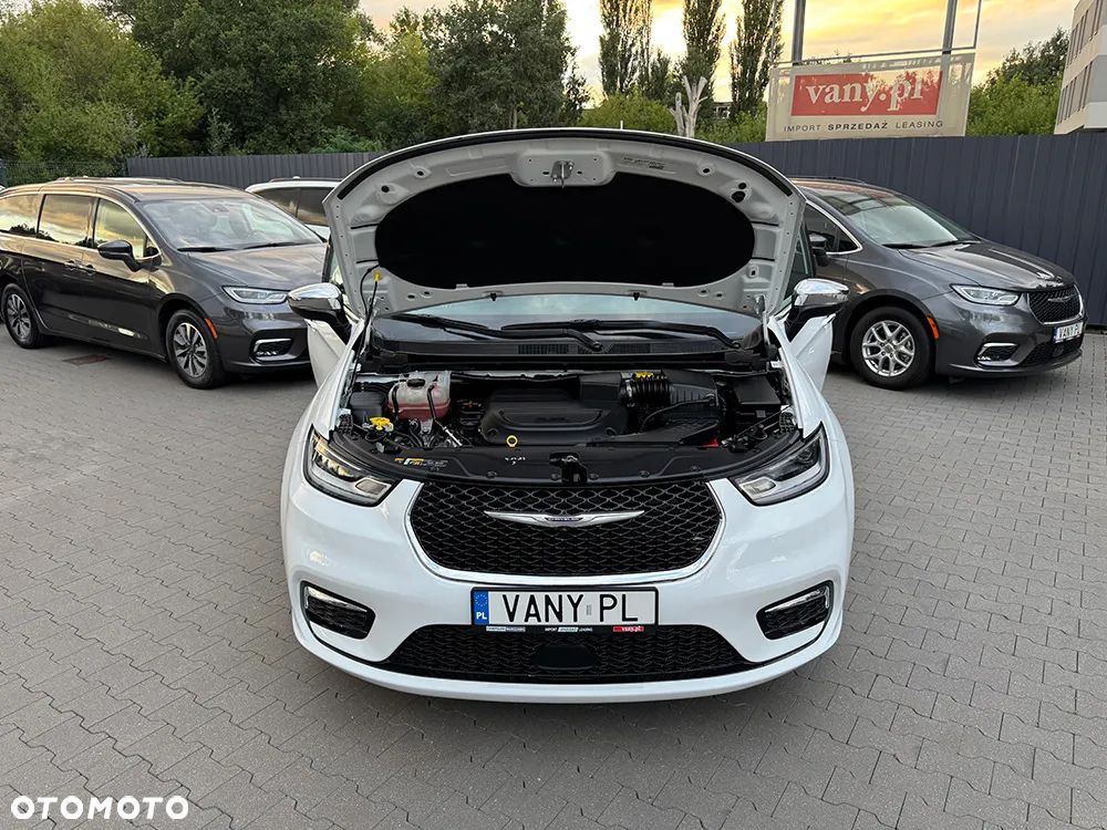 Chrysler Pacifica - 11