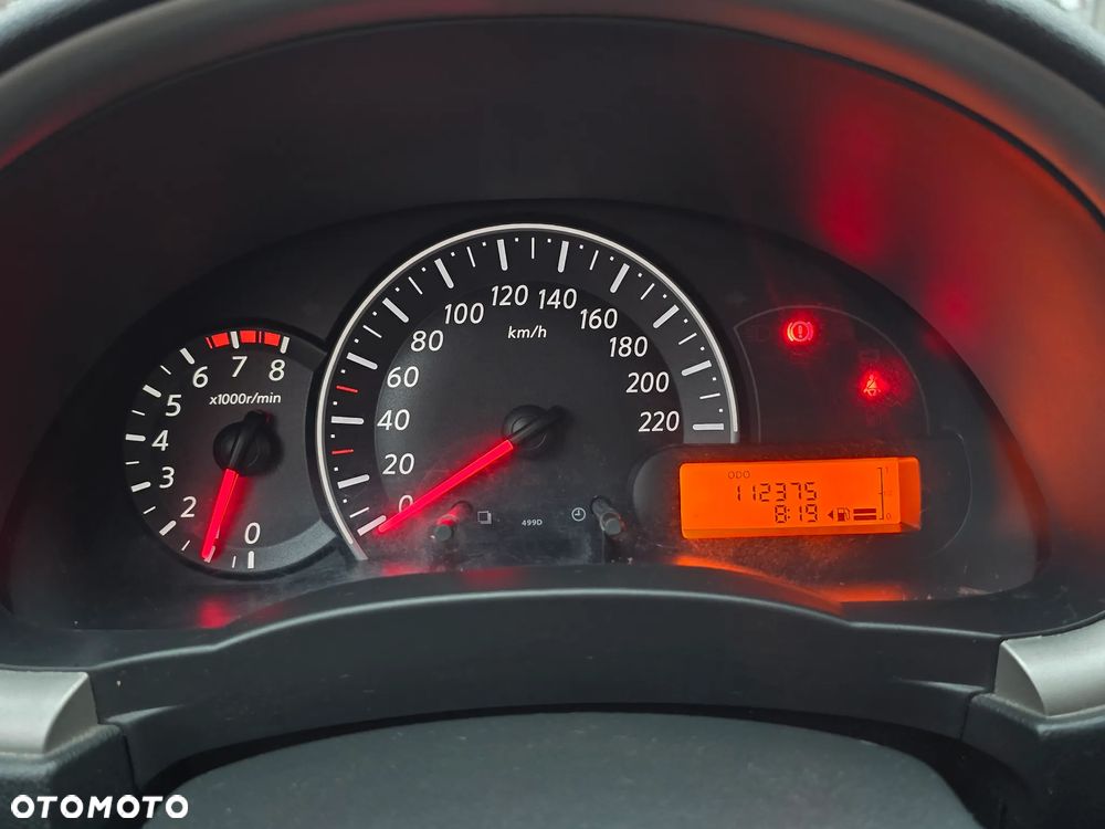 Nissan Micra 1.2 Bild der Frau - 21