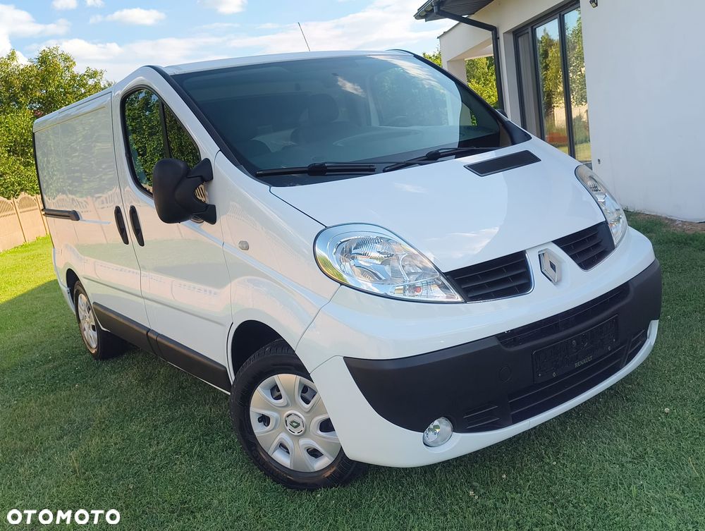 Renault TRAFIC - 2