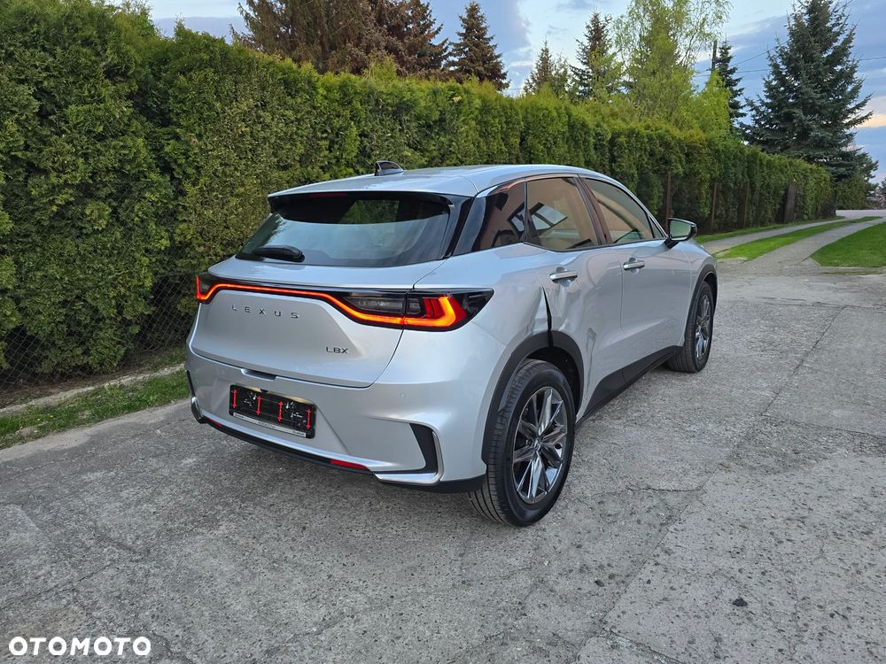 Lexus LBX FWD Original Edition - 7