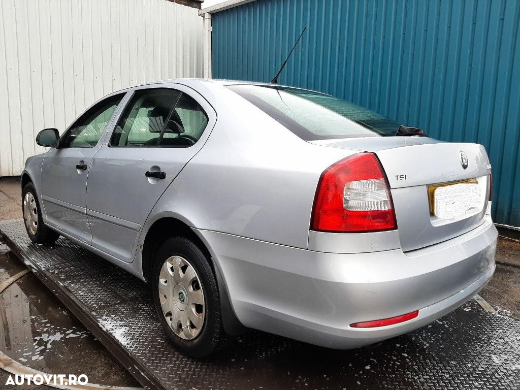 Debitmetru aer Skoda Octavia 2 2009 Berlina 1.4 TSI - 7