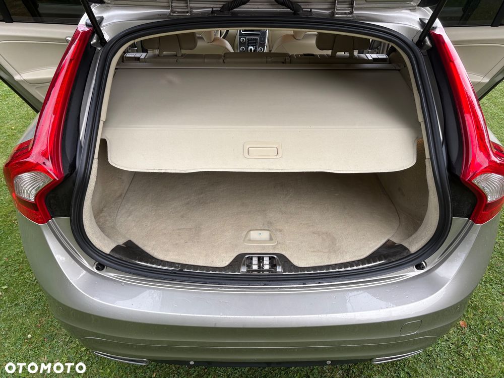 Volvo V60 D4 Drive-E Momentum - 14