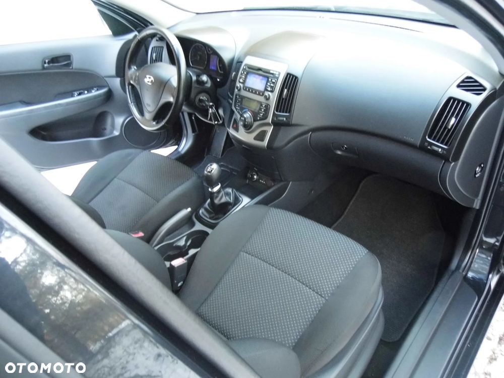 Hyundai i30 i30cw 1.4 blue Comfort - 25