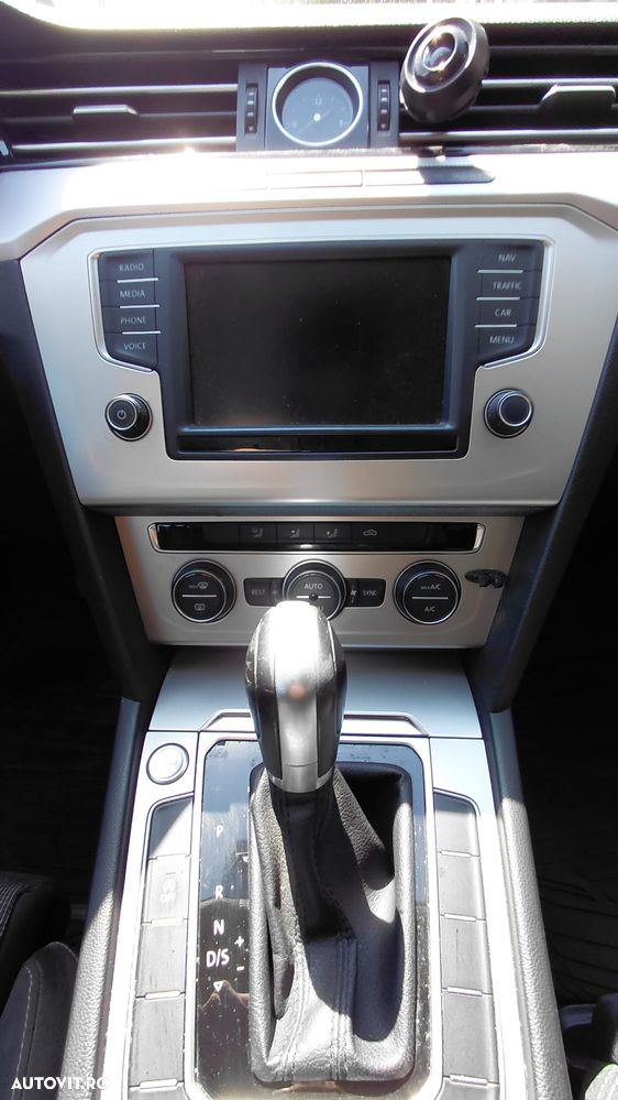 Volkswagen Passat 1.6 TDI (BlueMotion Technology) DSG Comfortline - 13