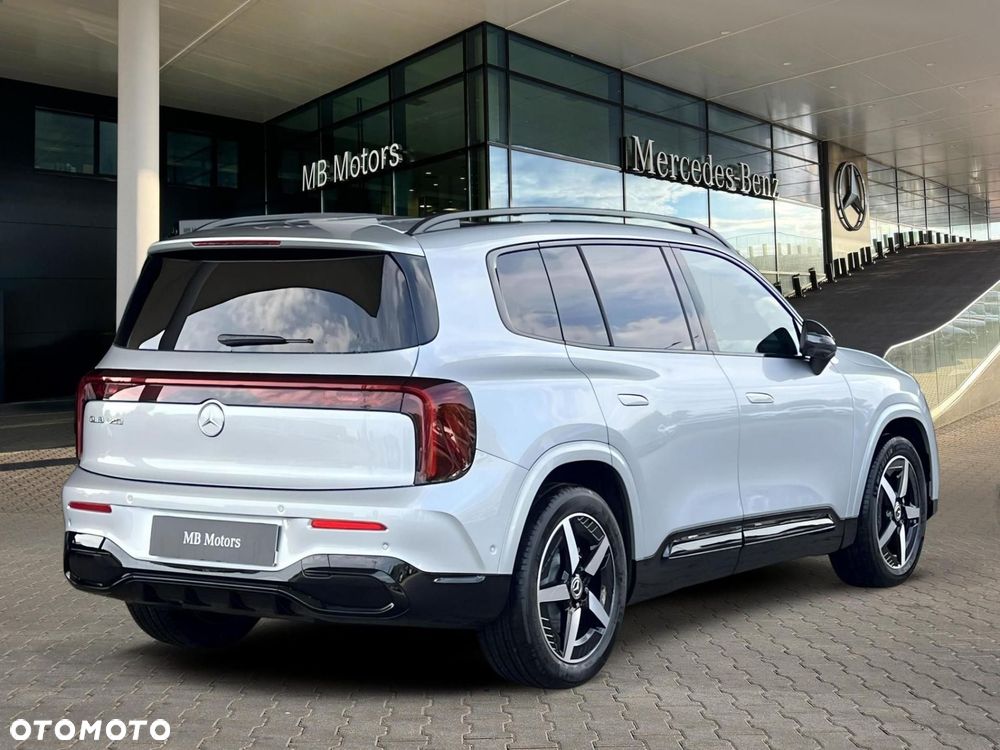 Mercedes-Benz GLB - 8