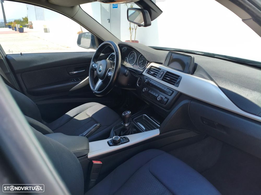 BMW 320 d Line Sport - 21