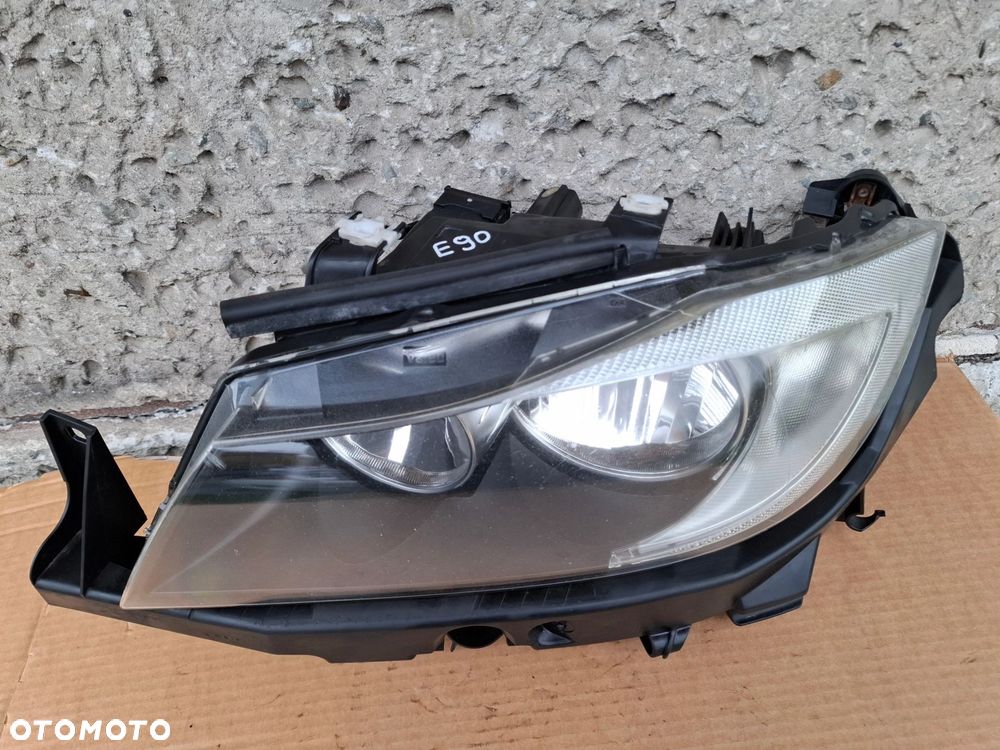 LAMPA PRZEDNIA LEWA BMW E90 E91 05/08r - 2