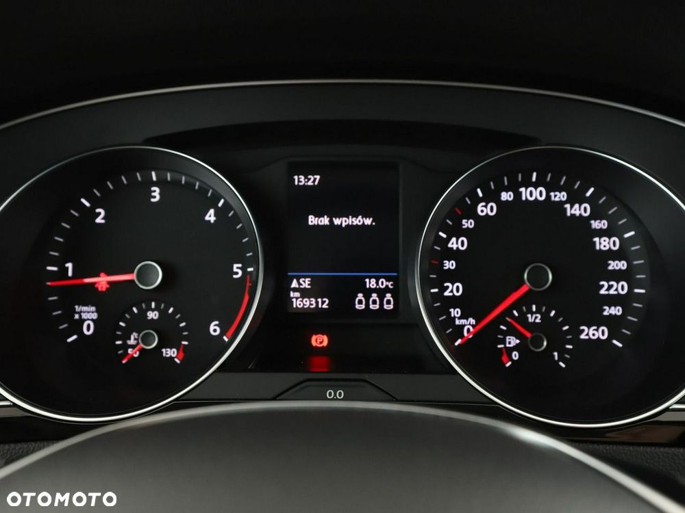 Volkswagen Passat Variant 2.0 TDI (BlueMotion Technology) Highline - 23