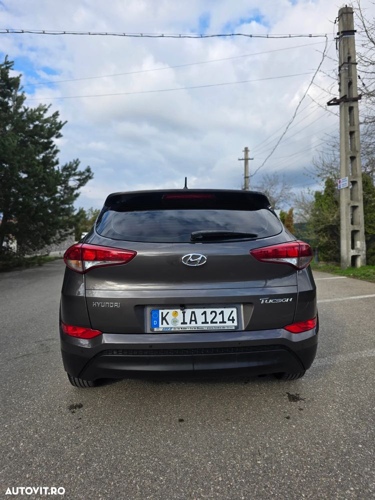 Hyundai Tucson blue 1.7 CRDi 2WD Style - 6