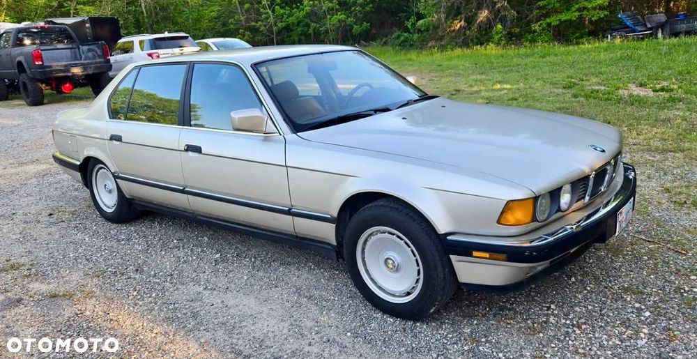 BMW Seria 7 750iL - 3