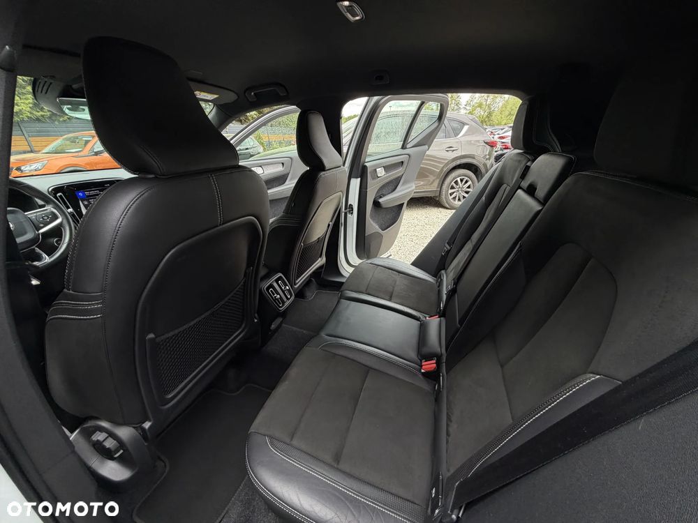 Volvo XC 40 D4 SCR AWD R-Design - 21