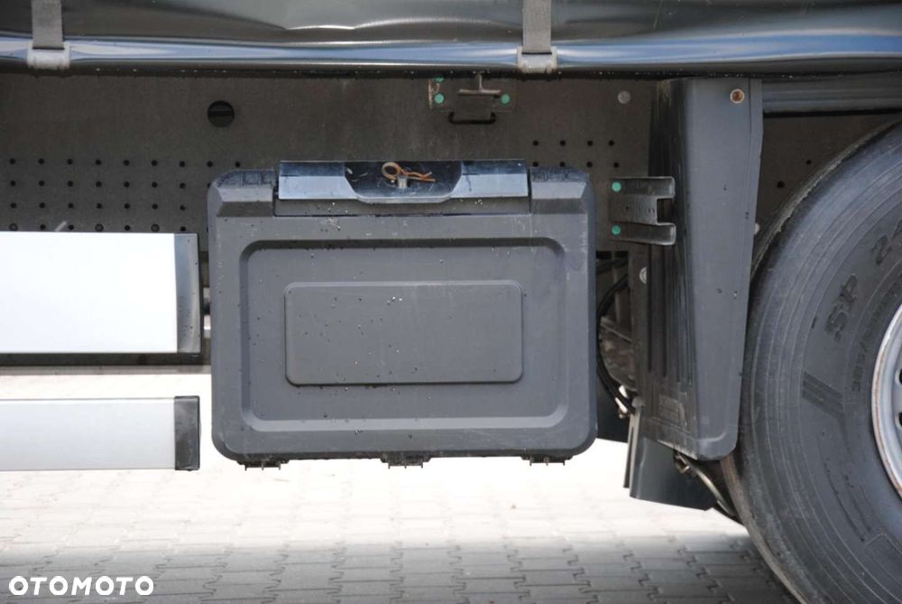 Schmitz Cargobull SCS kurtyna, podnoszona oś - 12