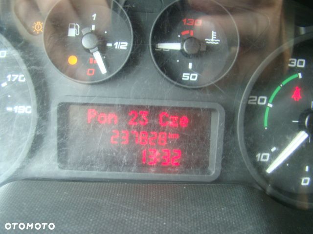 Iveco DAILY 35 C 15 MAXI BLIŹNIAKI 3.5T - 17