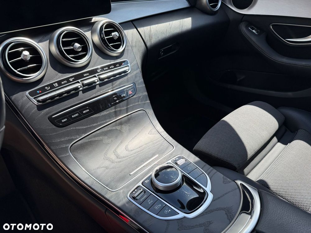 Mercedes-Benz Klasa C 180 d 9G-TRONIC - 21