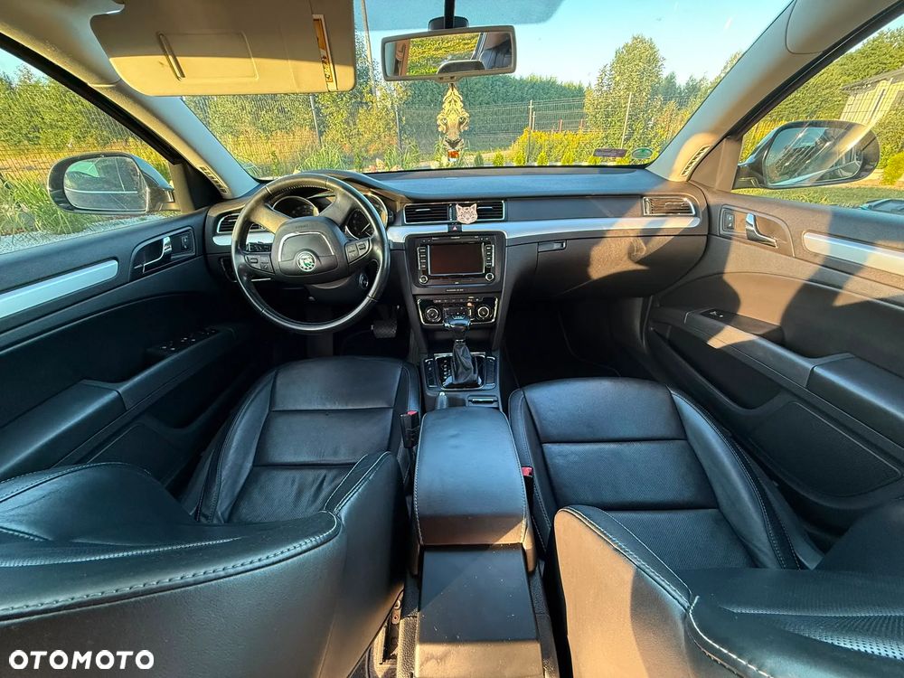 Skoda Superb 2.0 TDI DSG Elegance - 6