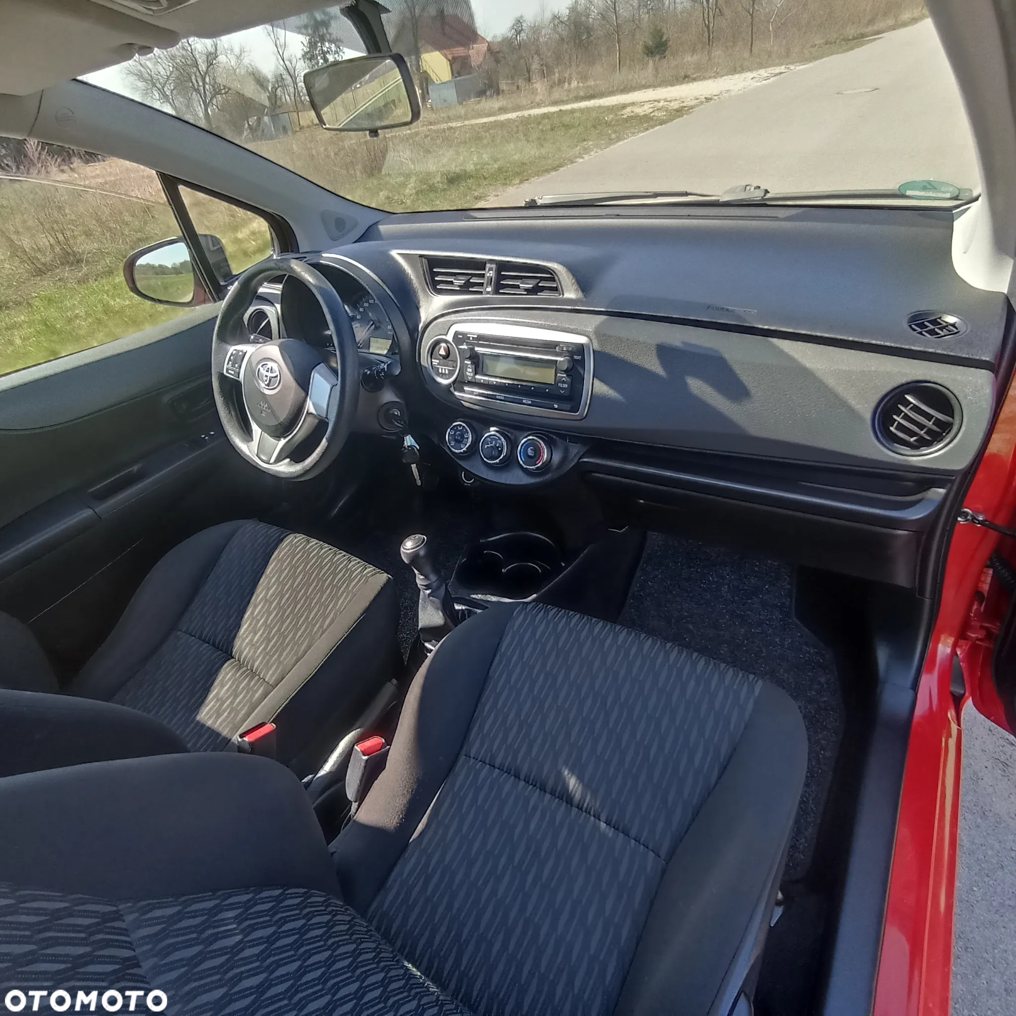 Toyota Yaris 1.0 Premium - 9