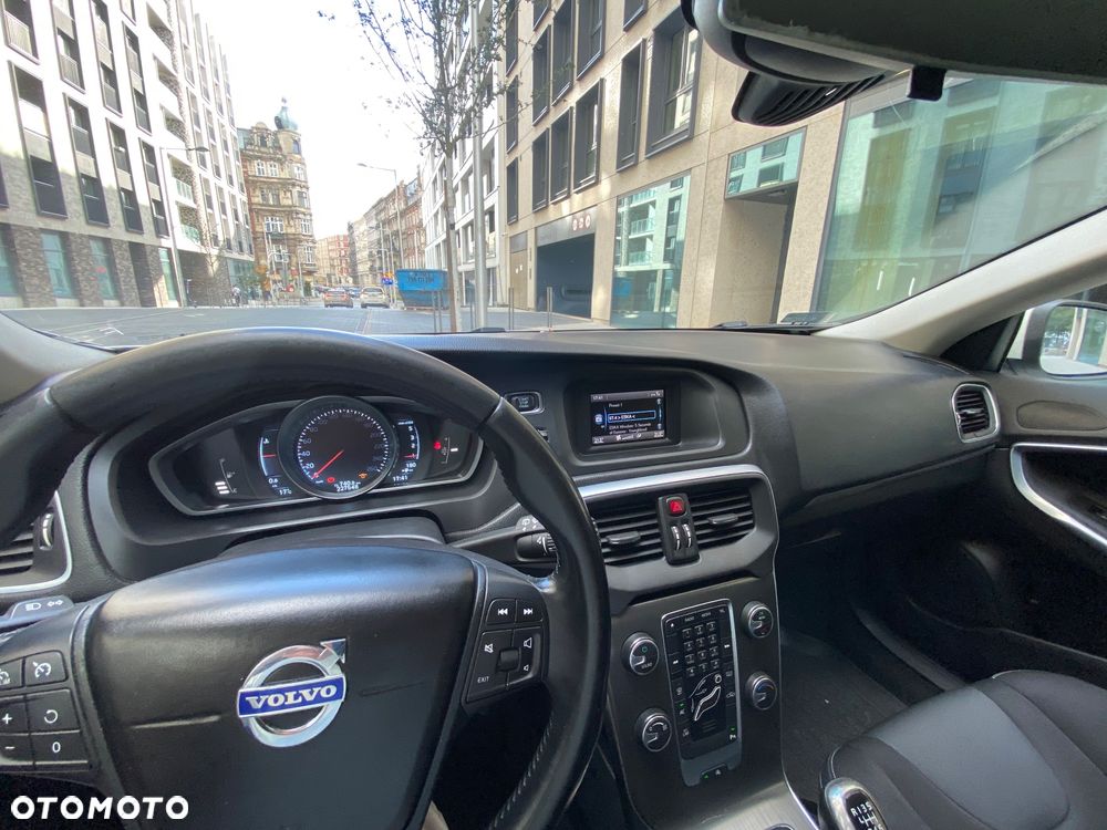 Volvo V40 D2 Summum - 16
