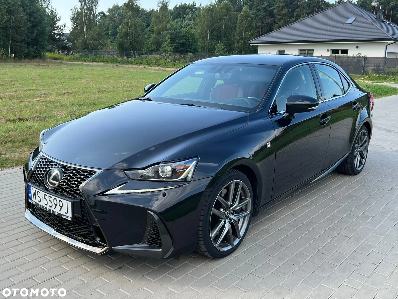 Lexus IS 200t / 300 F Sport - 13