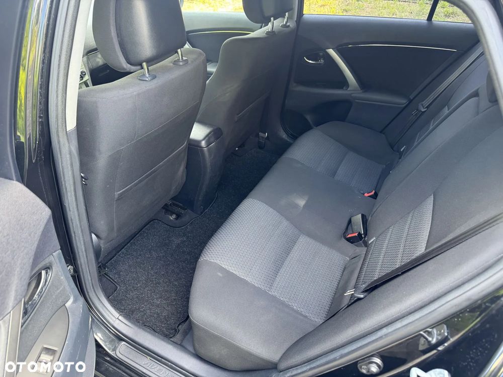 Toyota Avensis 2.2 D-4D Automatik Life - 11