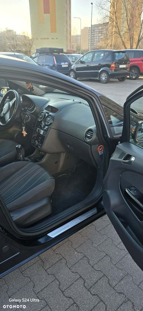 Opel Corsa 1.4 16V Cosmo - 12