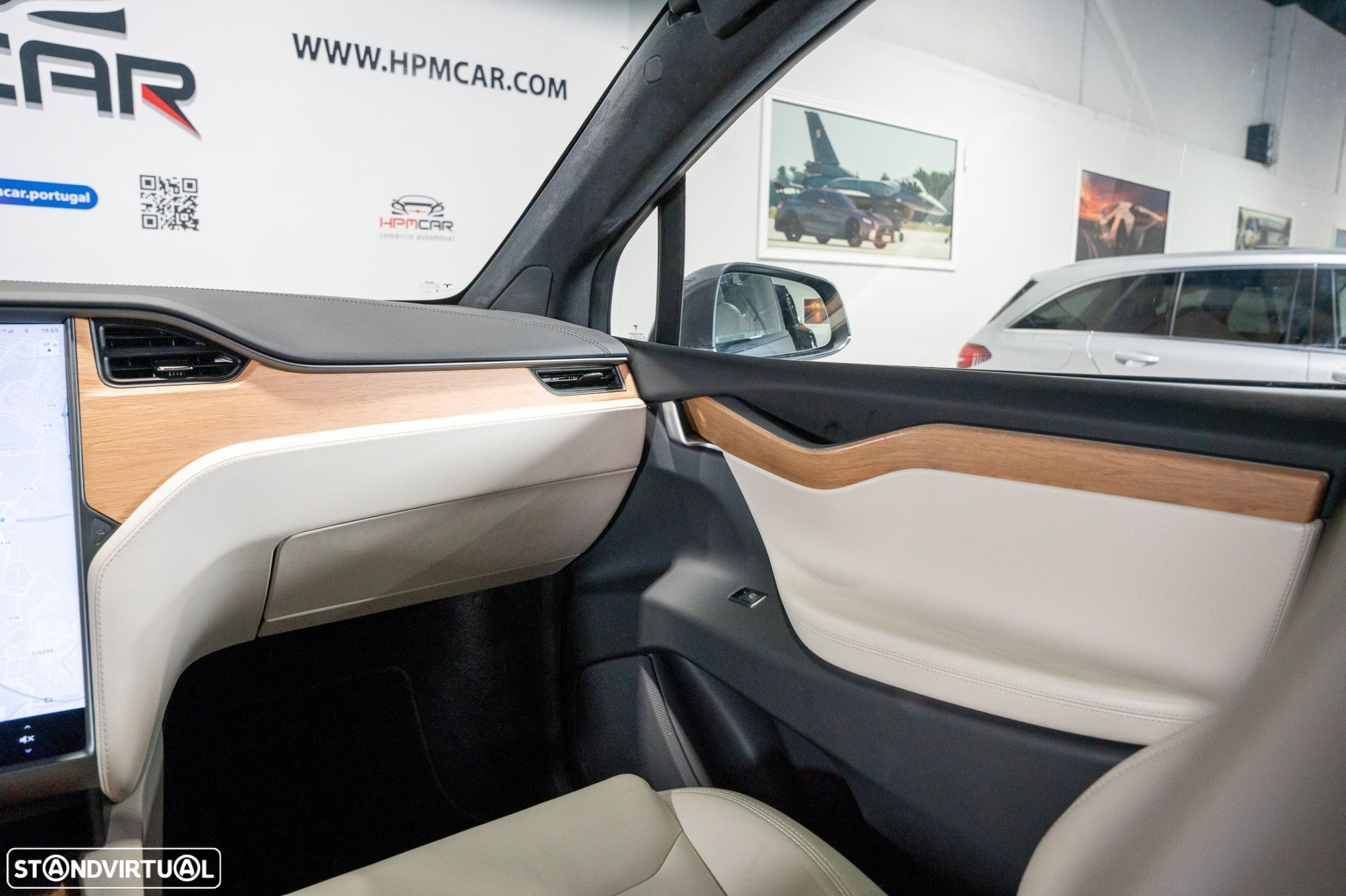 Tesla Model X - 16