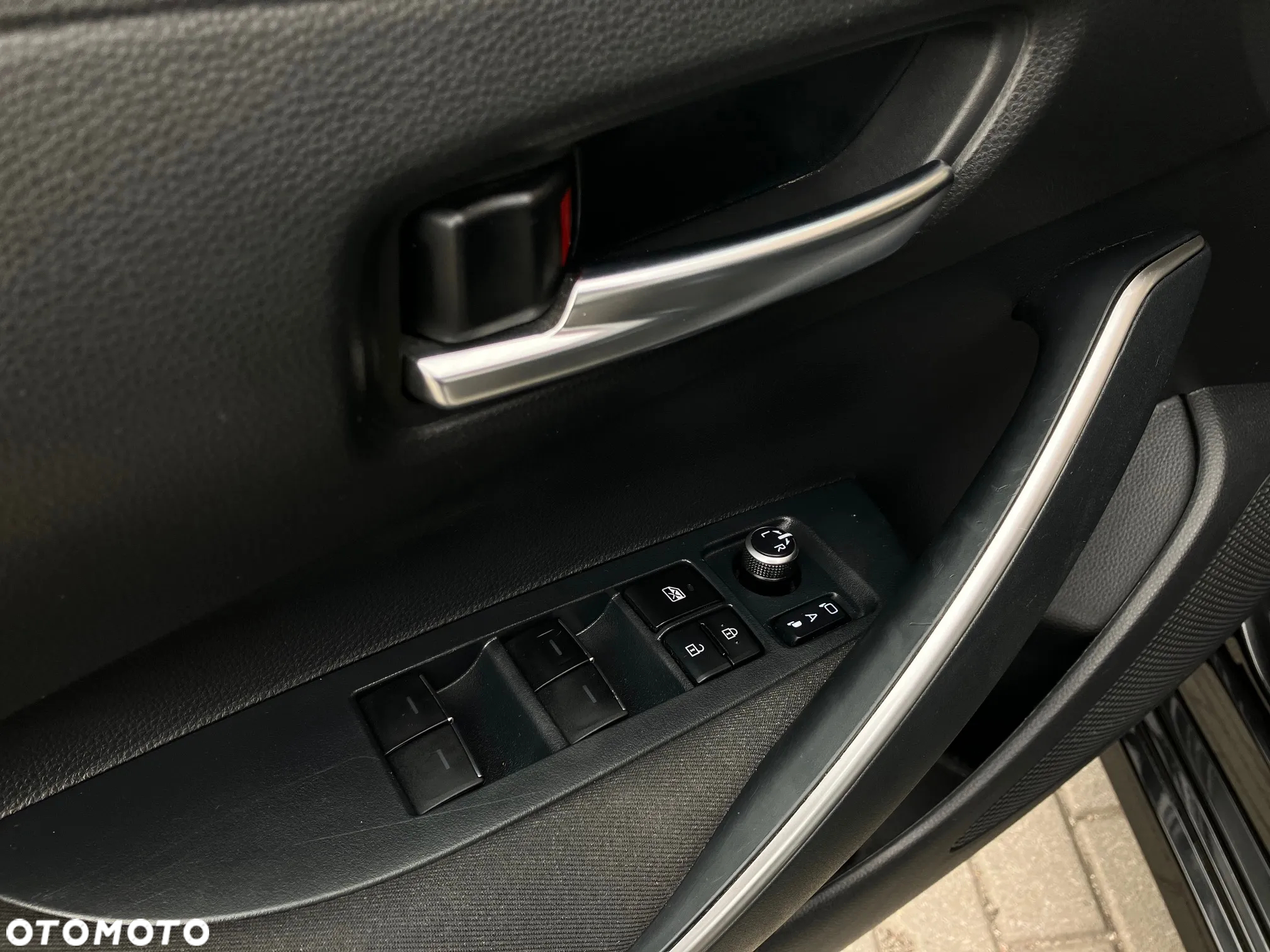 Toyota Corolla 1.8 Hybrid Comfort - 29