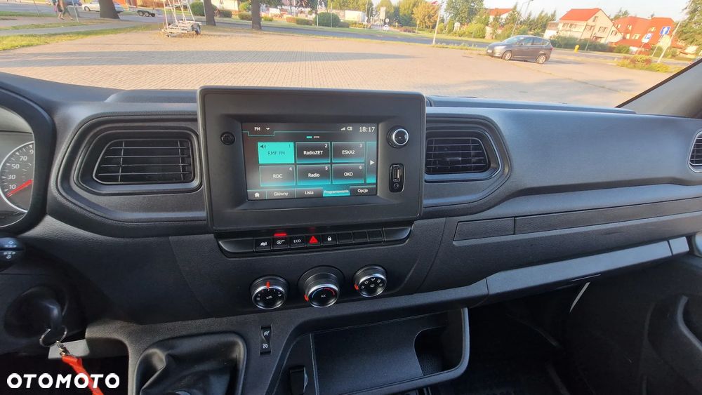 Nissan NV400 - 13