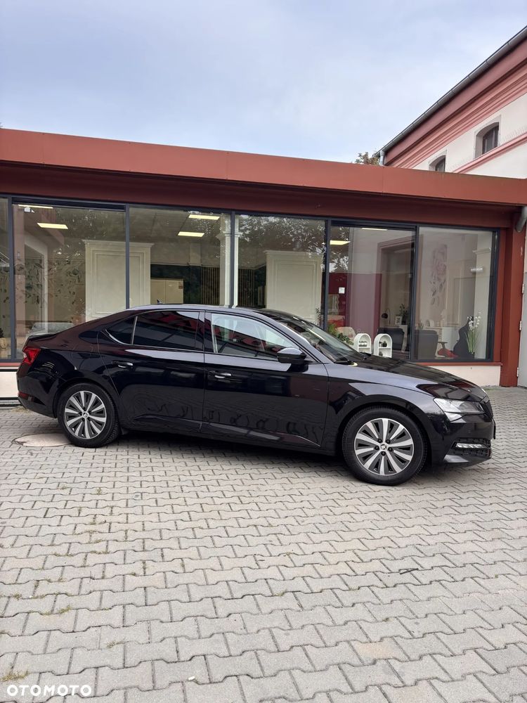Skoda Superb 2.0 TDI SCR Style DSG - 3