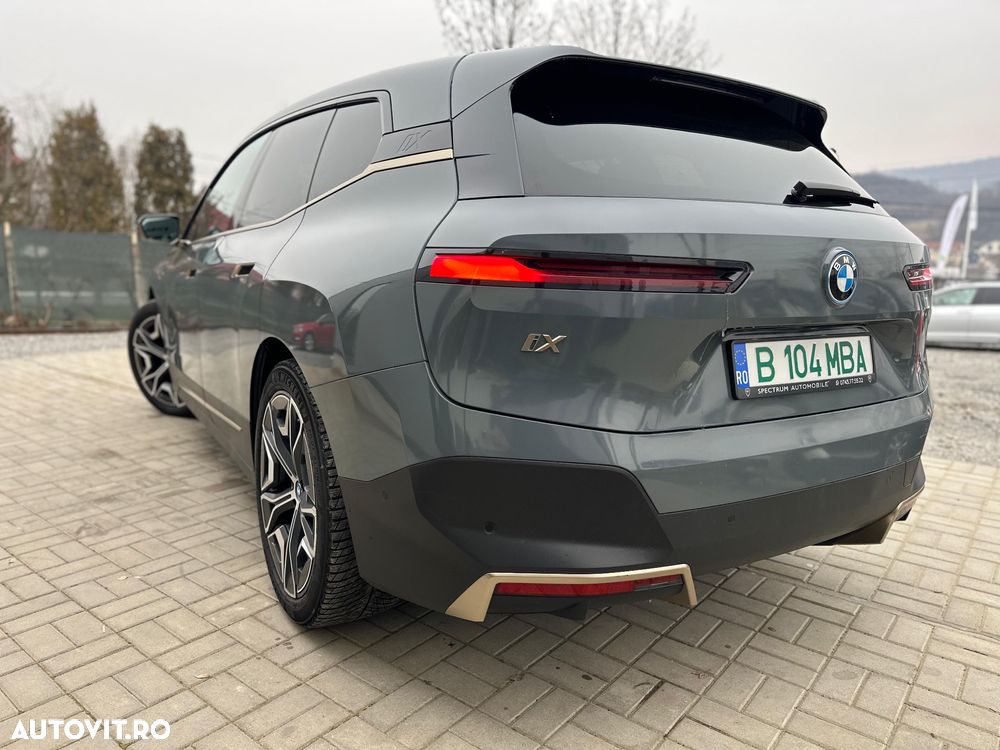 BMW iX - 6