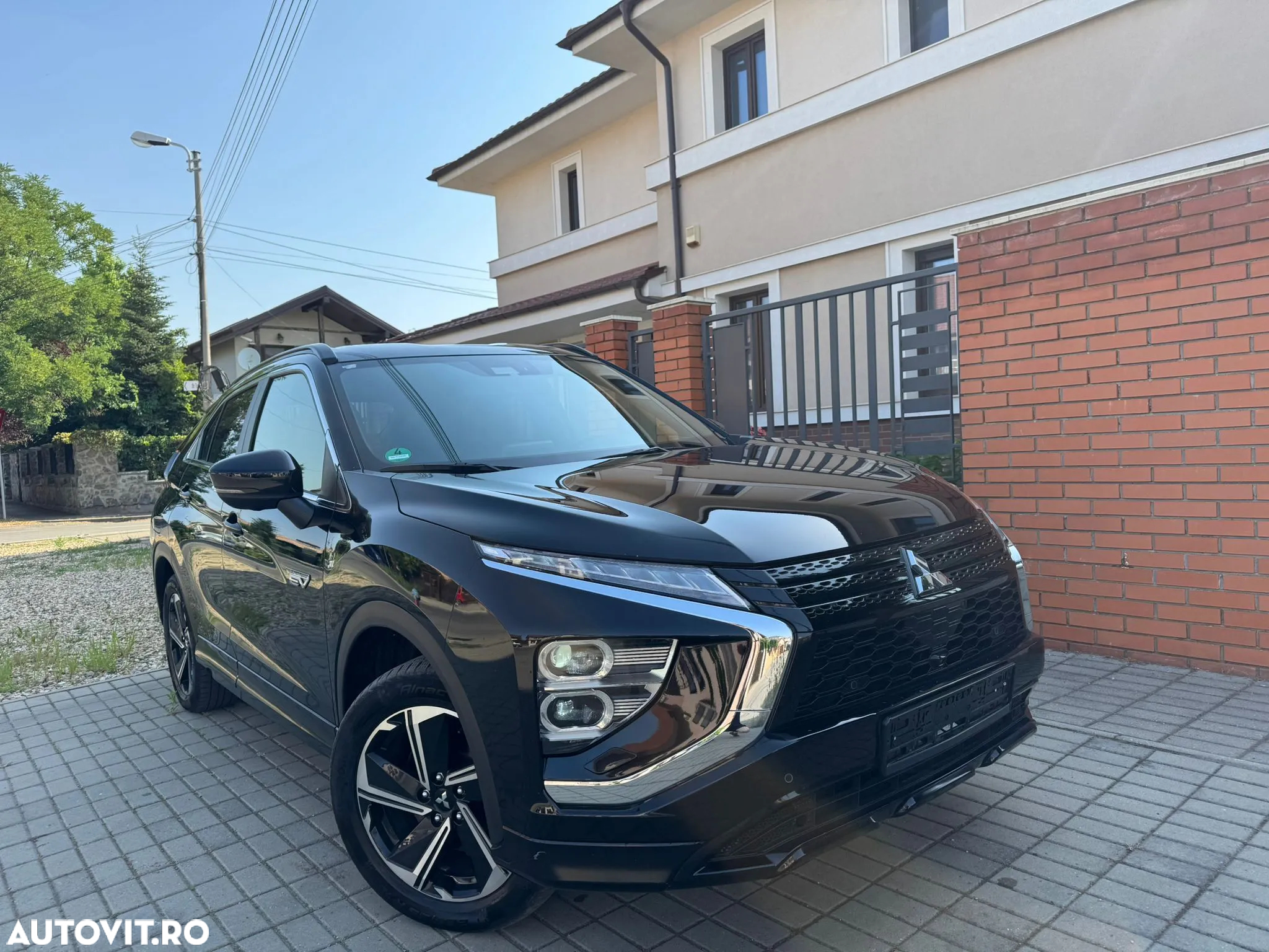 Mitsubishi Eclipse-Cross Plug-In Hybrid 4WD Plus Select - 3