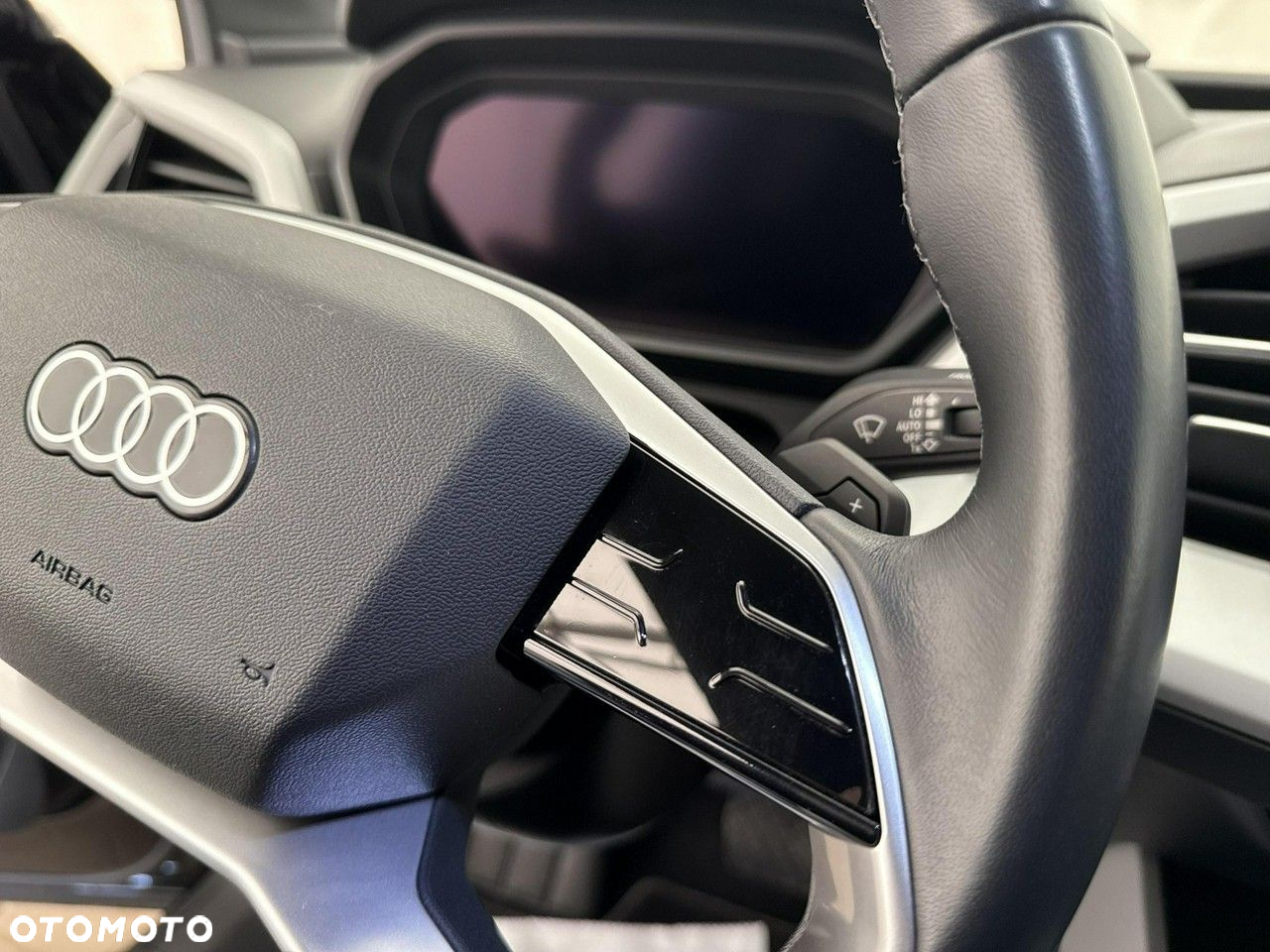Audi Q4 - 22