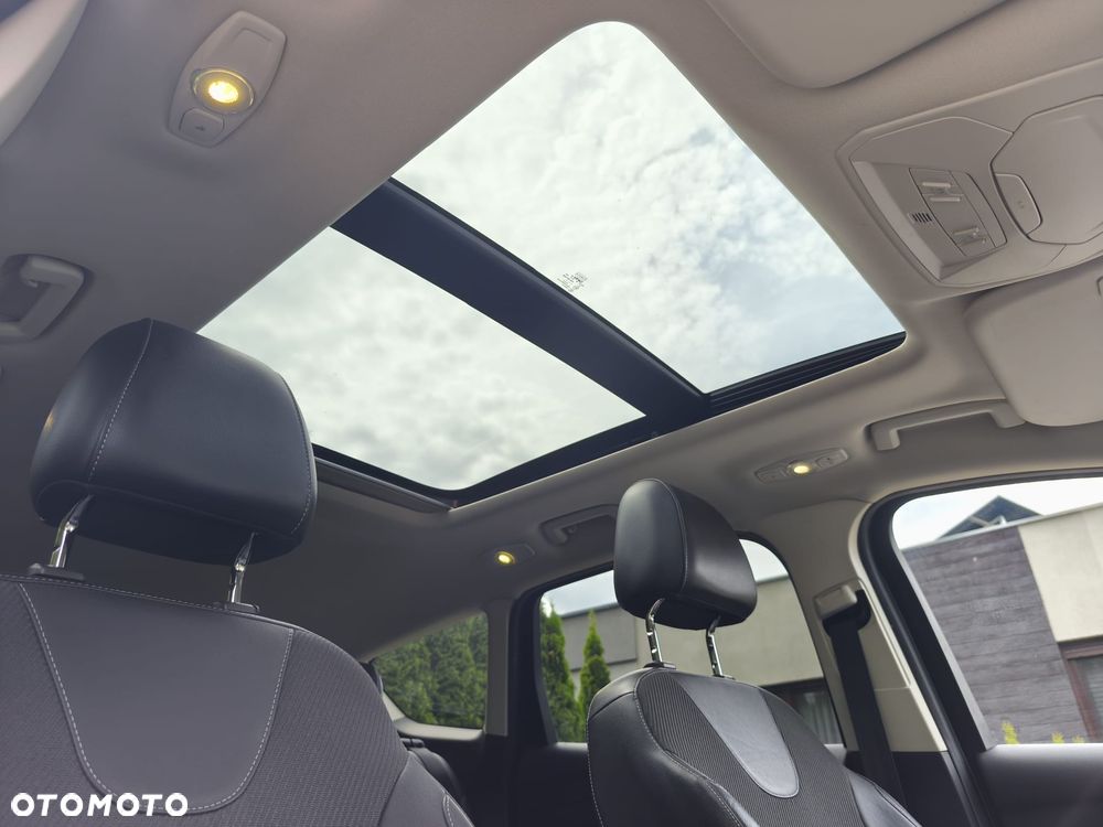 Ford Kuga 2.0 TDCi 2x4 Titanium - 25