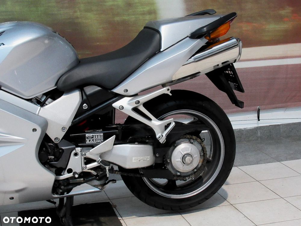 Honda VFR - 19