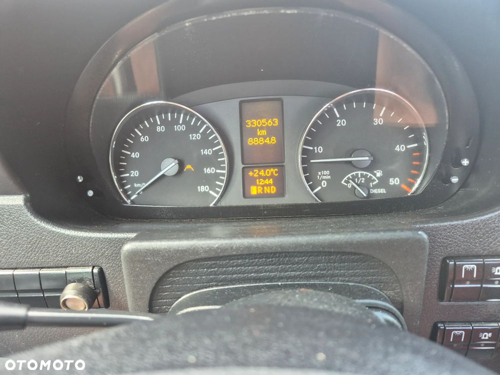 Mercedes-Benz Sprinter - 33