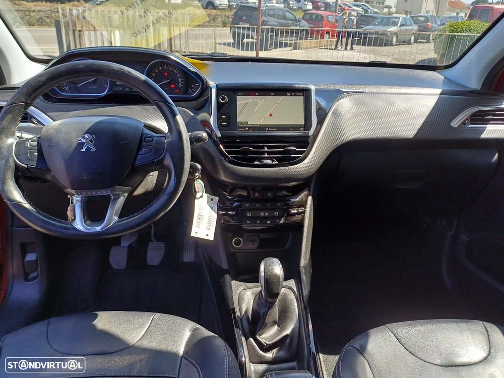 Peugeot 2008 1.2 PureTech Style - 6