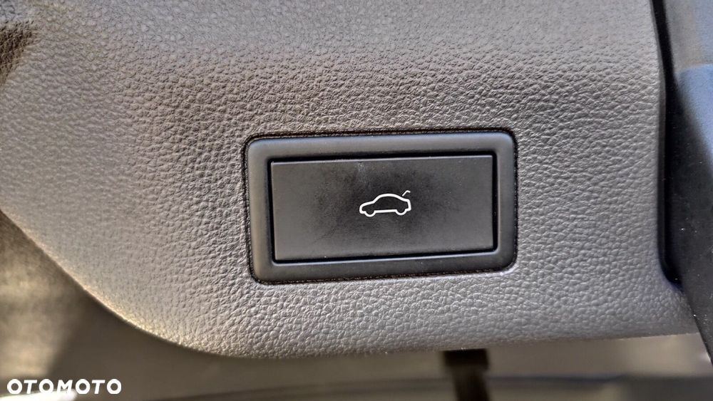 Volkswagen Multivan - 14