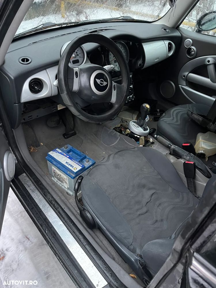 Dezmembrez Mini One negru 2003 benzina cutie automata - 8