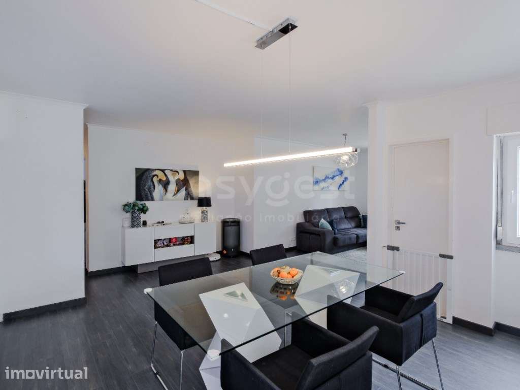 Apartamento T2 em Cascais com garagem box 1 viatura e arrecadação - Grande imagem: 5/32