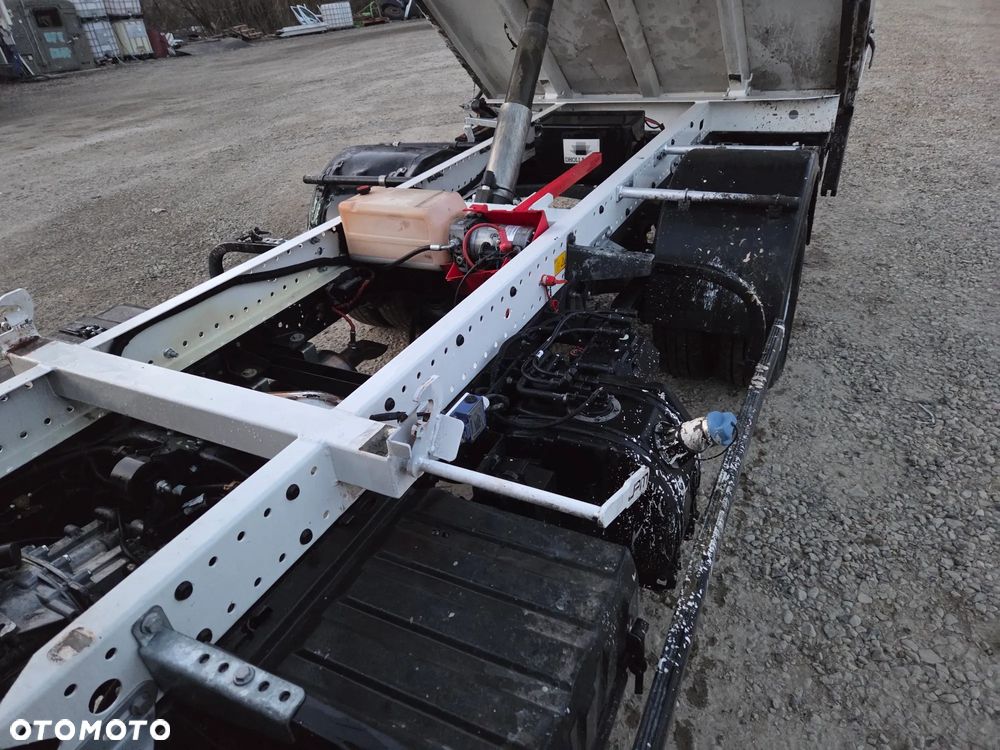 Renault Maxity Cabstar - 15