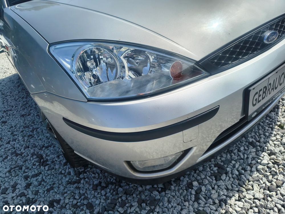Ford Focus 1.6 Futura - 13