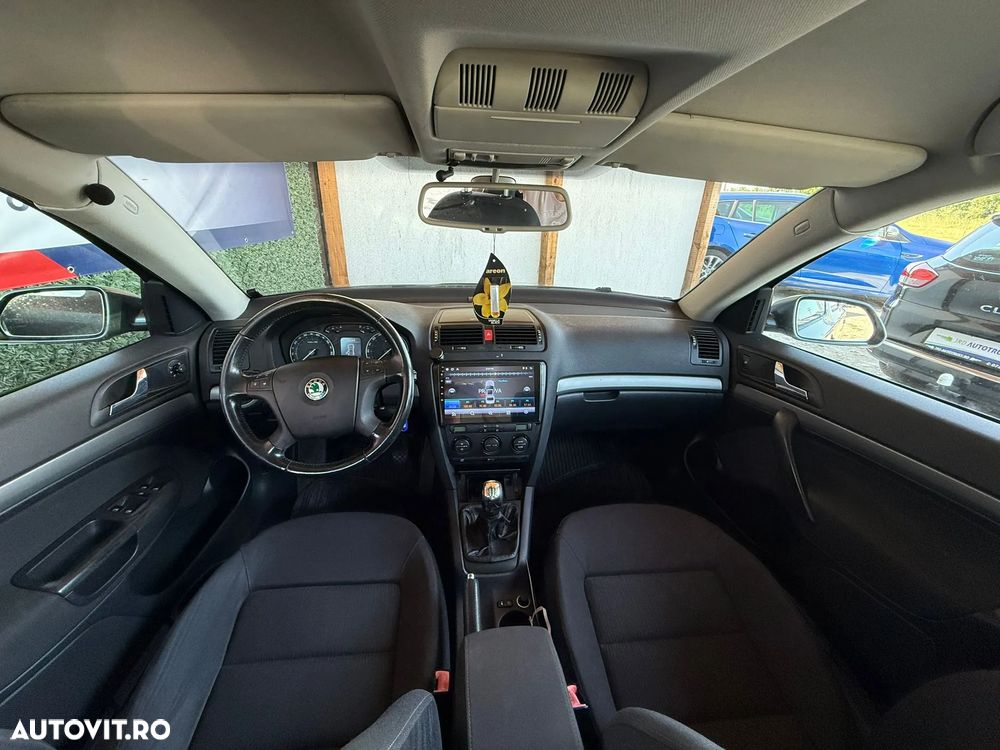 Skoda Octavia 1.6 FSI Trend - 13