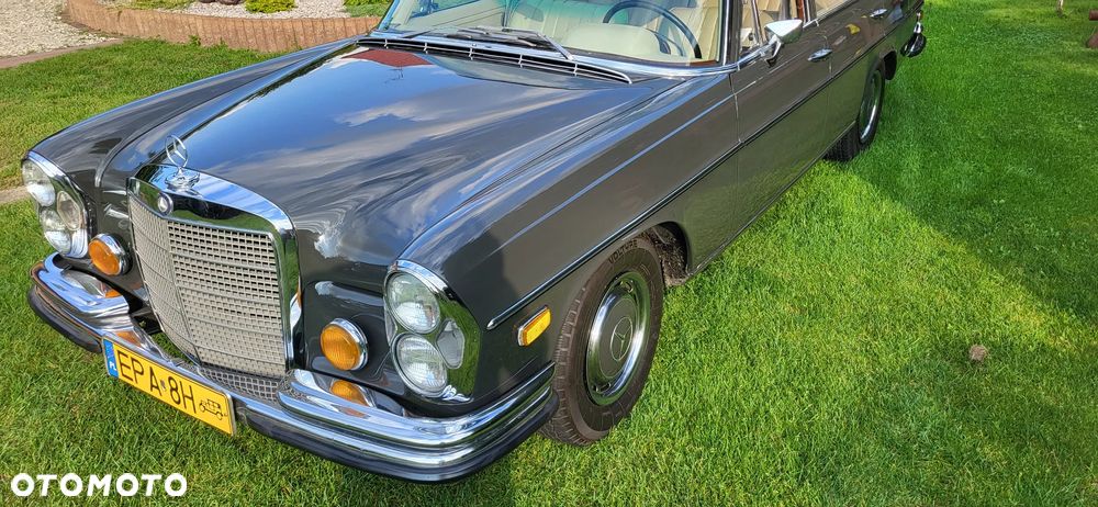 Mercedes-Benz 280 - 2