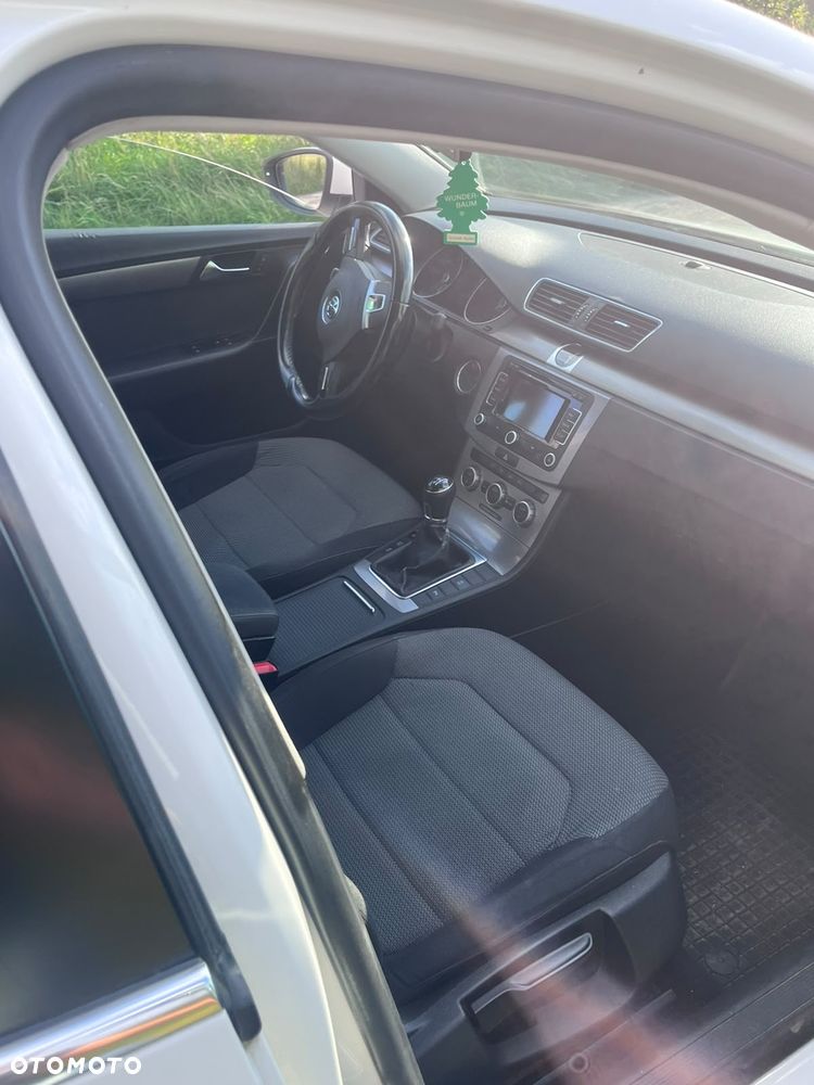 Volkswagen Passat 1.6 TDI Comfortline - 9