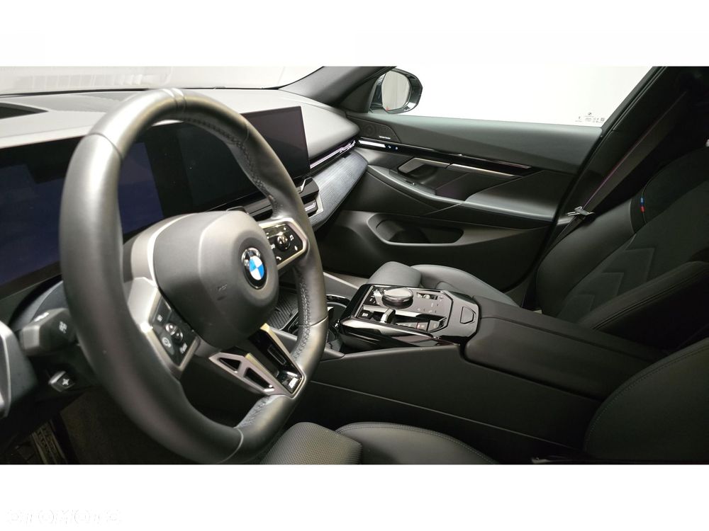 BMW Seria 5 - 32