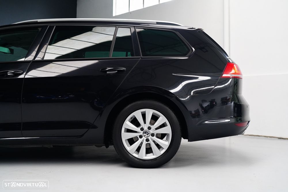 VW Golf Variant 1.6 TDi BlueMotion Confortline - 19