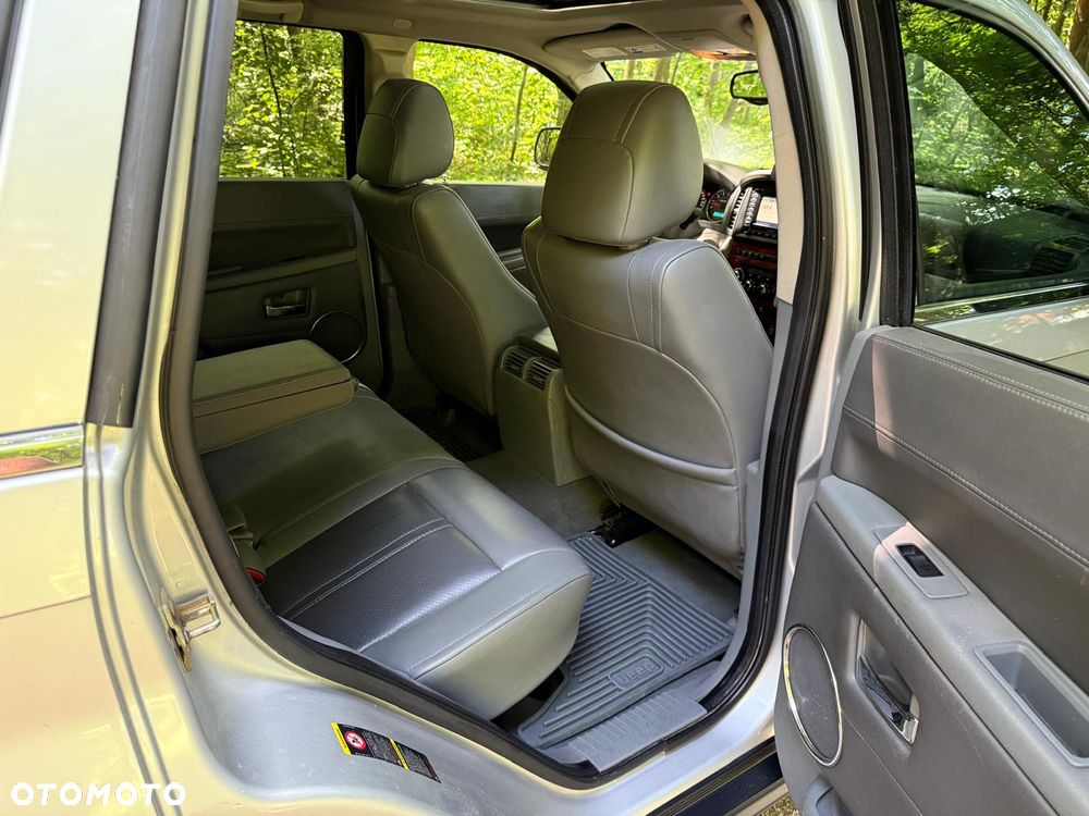 Jeep Grand Cherokee - 22