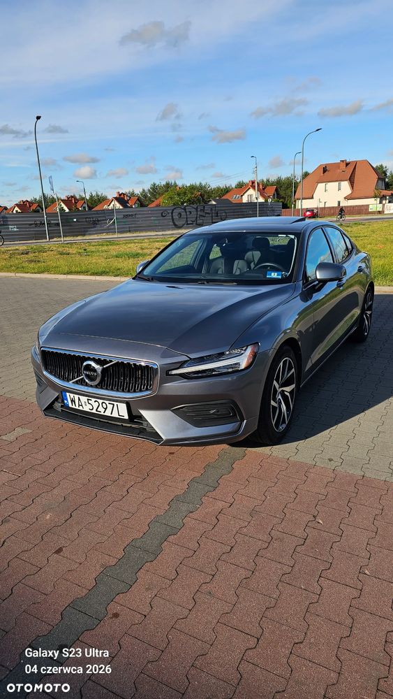 Volvo S60 T5 Momentum Pro - 1