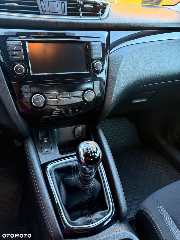 Nissan Qashqai 1.3 DIG-T N-Connecta - 4
