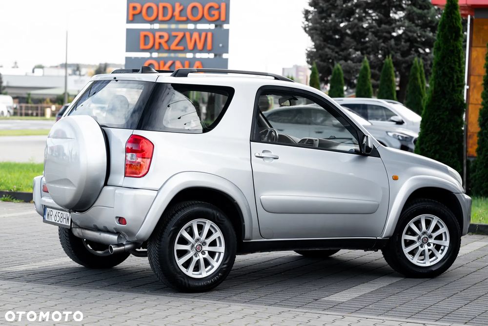 Toyota RAV4 4x4 Edition - 11