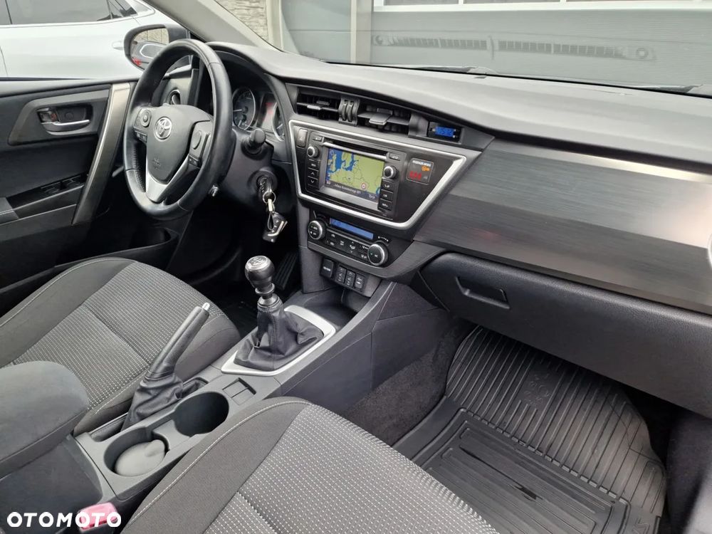 Toyota Auris 1.6 Valvematic Executive - 23